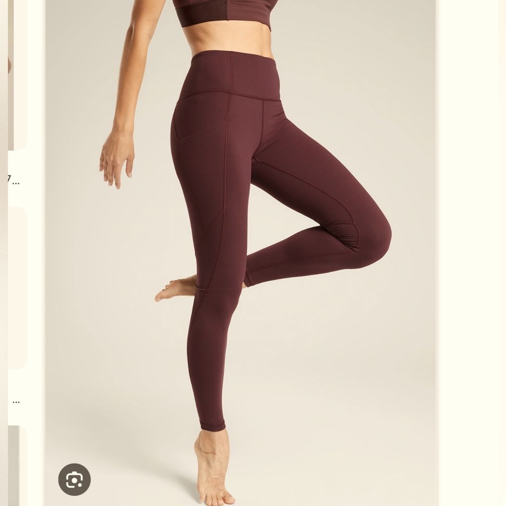 Athleta salutation tight (PRICEDROP)
